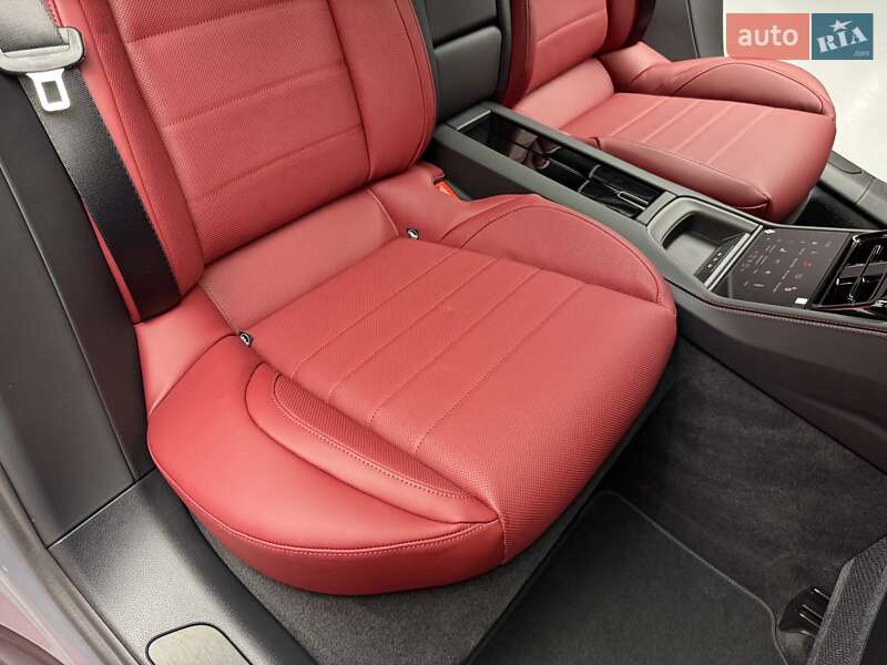 Фастбек Porsche Panamera 2025 в Києві