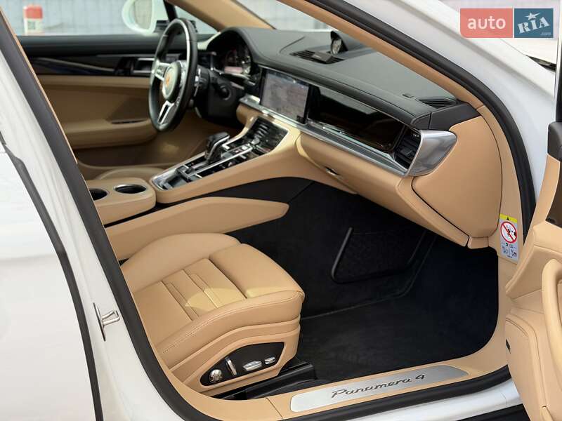 Фастбек Porsche Panamera 2018 в Києві