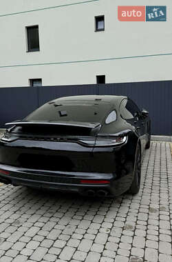 Фастбэк Porsche Panamera 2022 в Киеве