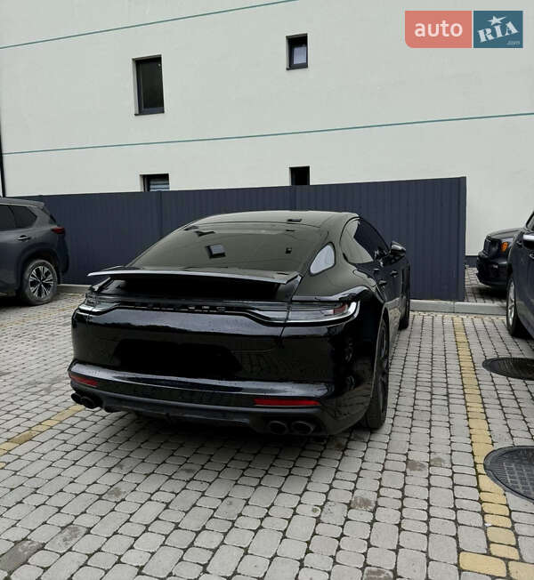 Фастбэк Porsche Panamera 2022 в Киеве фото Фастбэк Porsche Panamera 2022 в Киеве