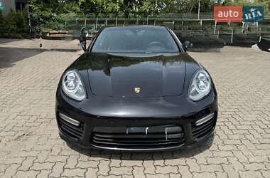 Фастбэк Porsche Panamera 2011 в Киеве Фастбэк Porsche Panamera 2011 в Киеве