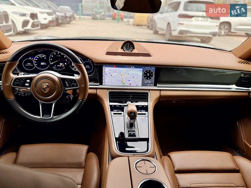 Фастбек Porsche Panamera 2019 в Києві