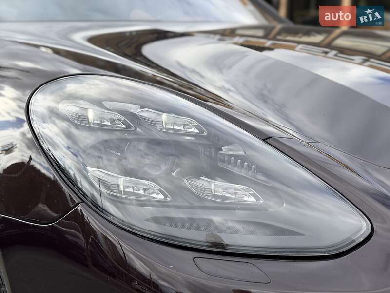 Фастбек Porsche Panamera 2019 в Києві