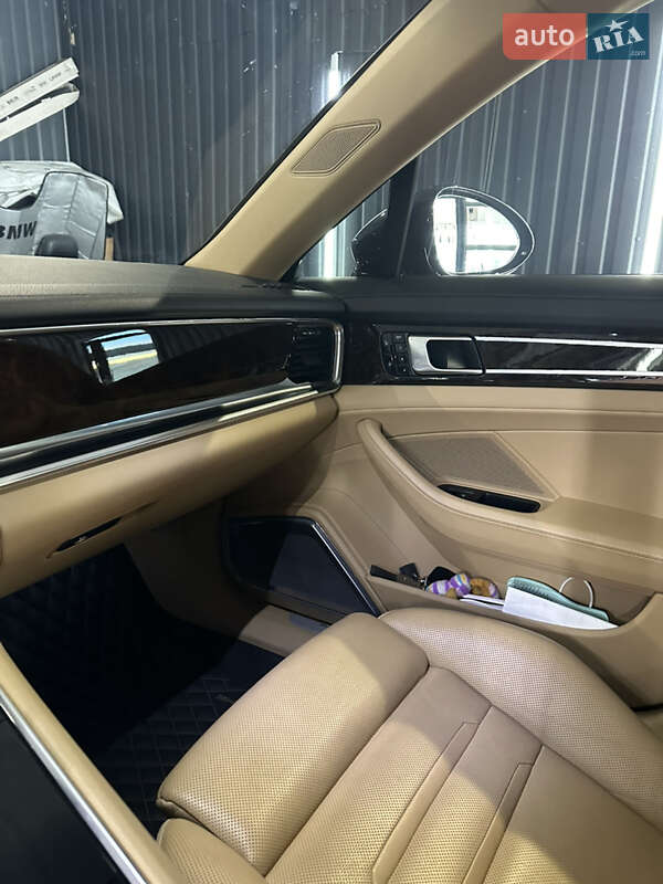 Фастбэк Porsche Panamera 2018 в Днепре фото 11 Фастбэк Porsche Panamera 2018 в Днепре