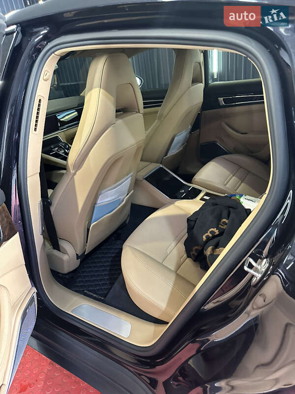 Фастбэк Porsche Panamera 2018 в Днепре фото 12 Фастбэк Porsche Panamera 2018 в Днепре