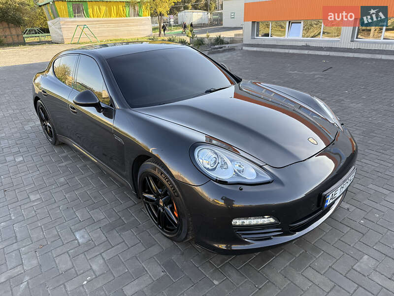 Фастбек Porsche Panamera 2011 в Кривому Розі фото 46 Фастбек Porsche Panamera 2011 в Кривому Розі