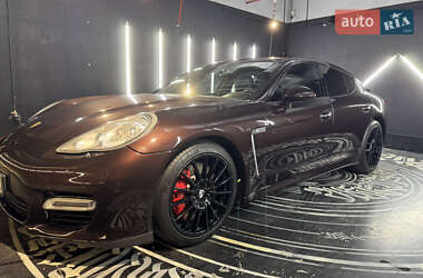 Фастбек Porsche Panamera 2011 в Одесі