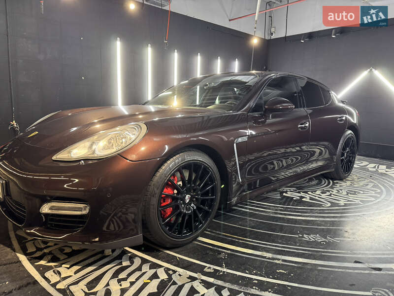 Фастбэк Porsche Panamera 2011 в Одессе