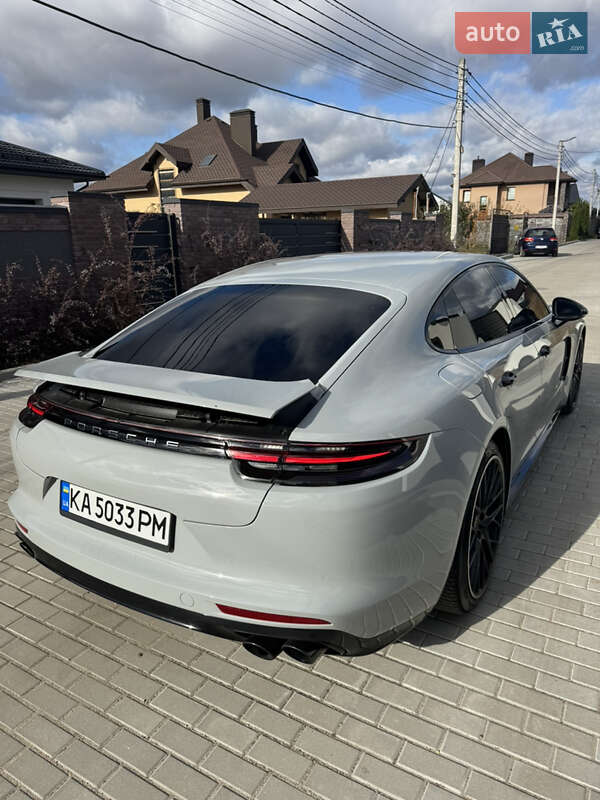 Фастбек Porsche Panamera 2017 в Києві