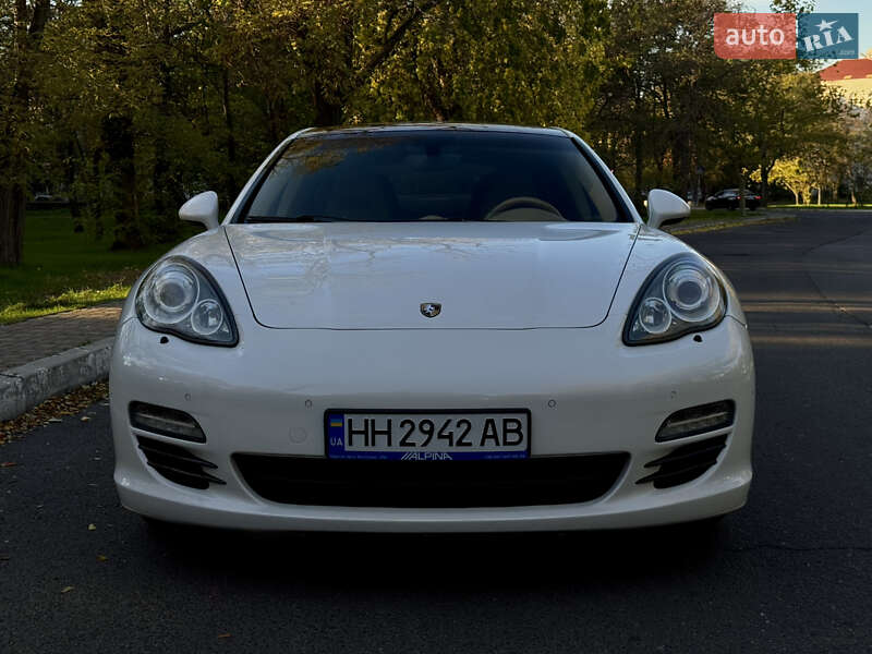 Фастбек Porsche Panamera 2012 в Одесі фото 16 Фастбек Porsche Panamera 2012 в Одесі