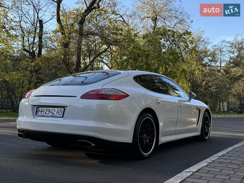 Фастбек Porsche Panamera 2012 в Одесі фото 13 Фастбек Porsche Panamera 2012 в Одесі