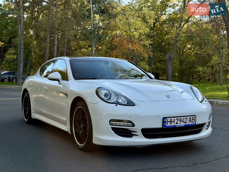 Фастбек Porsche Panamera 2012 в Одесі фото Фастбек Porsche Panamera 2012 в Одесі