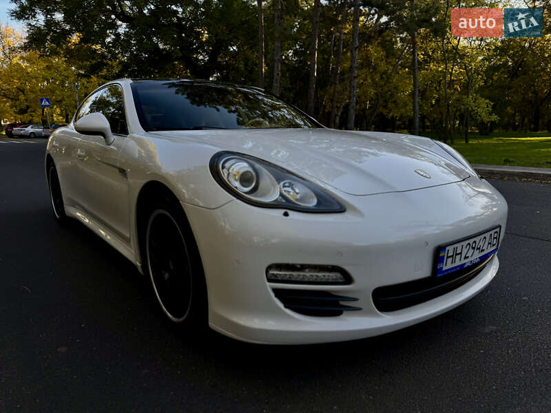 Фастбек Porsche Panamera 2012 в Одесі фото 22 Фастбек Porsche Panamera 2012 в Одесі