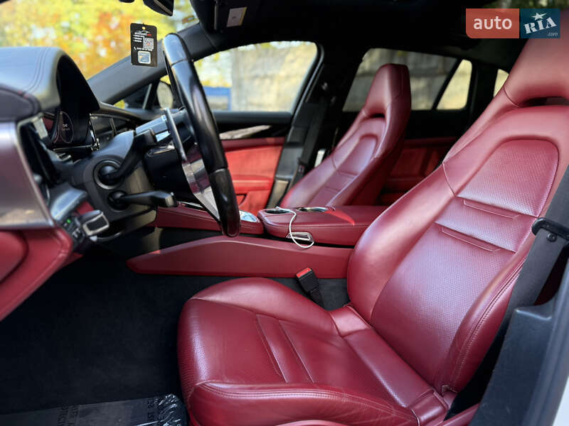 Універсал Porsche Panamera 2018 в Києві фото 19 Універсал Porsche Panamera 2018 в Києві