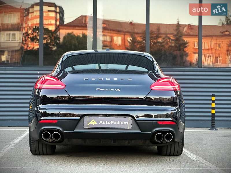 Фастбек Porsche Panamera 2015 в Києві фото 12 Фастбек Porsche Panamera 2015 в Києві