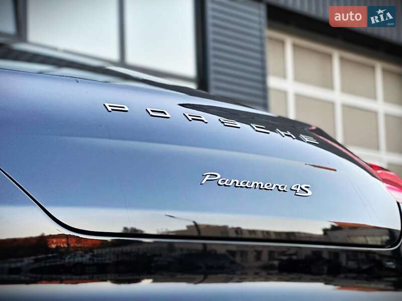 Фастбек Porsche Panamera 2015 в Києві фото 15 Фастбек Porsche Panamera 2015 в Києві