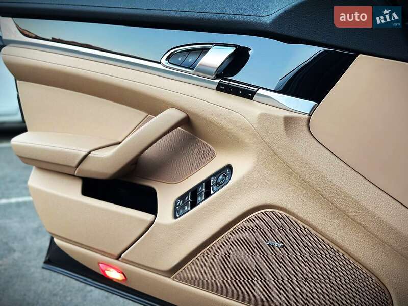 Фастбек Porsche Panamera 2015 в Києві фото 18 Фастбек Porsche Panamera 2015 в Києві