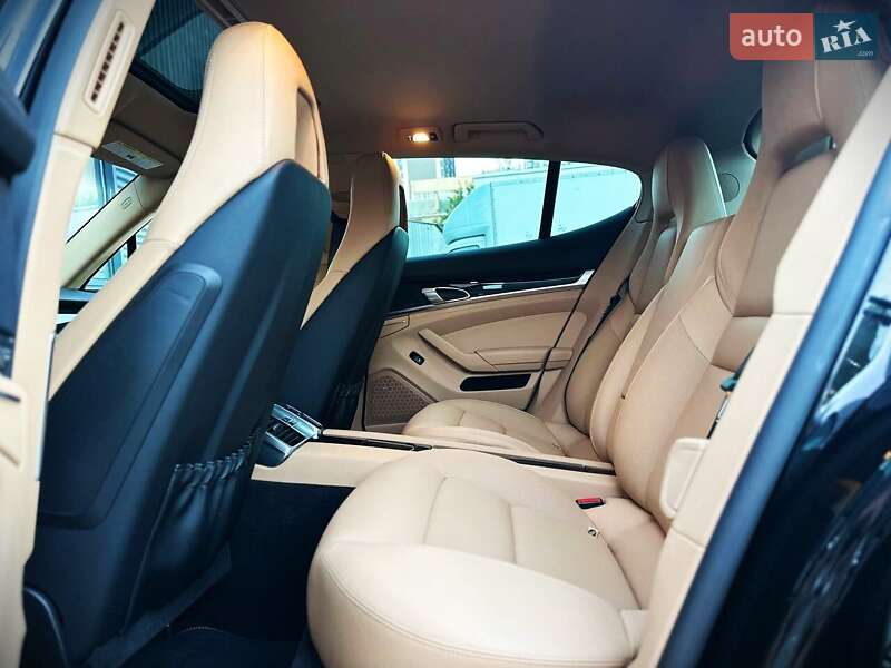 Фастбек Porsche Panamera 2015 в Києві фото 27 Фастбек Porsche Panamera 2015 в Києві