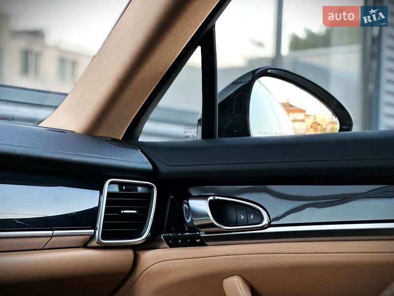Фастбек Porsche Panamera 2015 в Києві фото 42 Фастбек Porsche Panamera 2015 в Києві