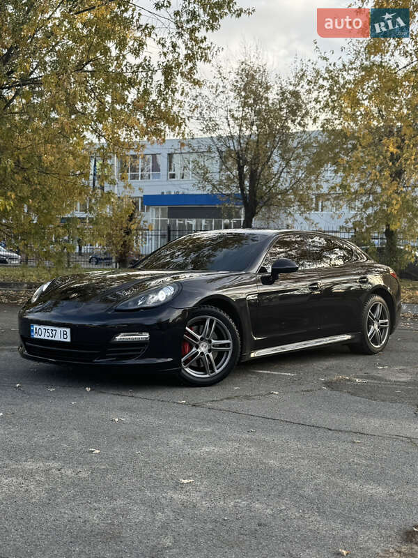 Фастбек Porsche Panamera 2012 в Києві