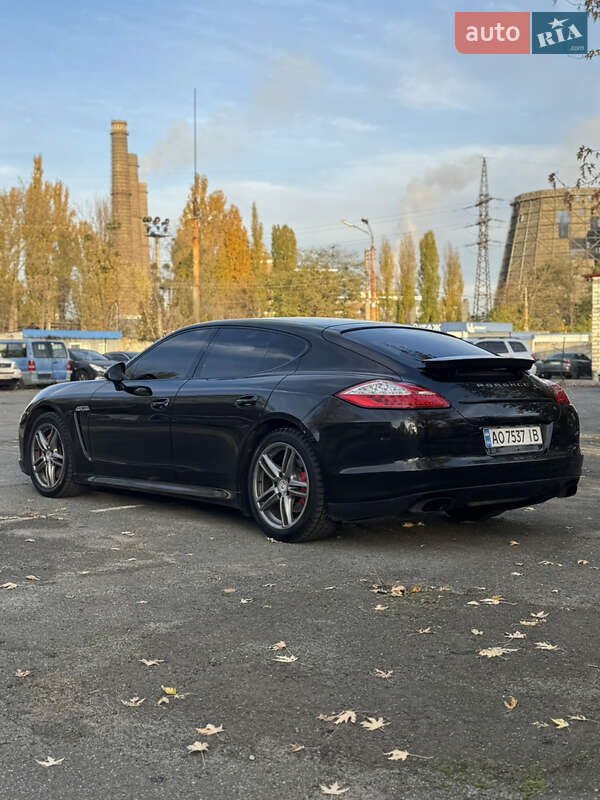 Фастбек Porsche Panamera 2012 в Києві
