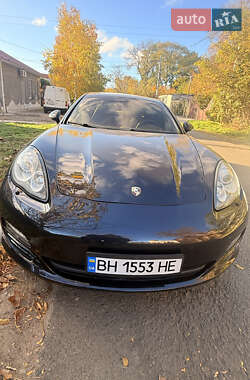 Фастбек Porsche Panamera 2010 в Одесі