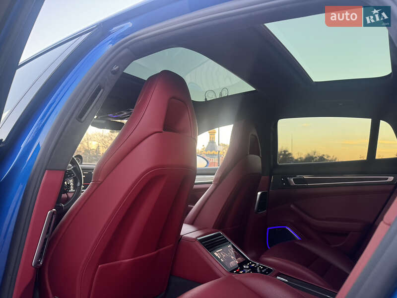 Фастбек Porsche Panamera 2017 в Києві фото 9 Фастбек Porsche Panamera 2017 в Києві