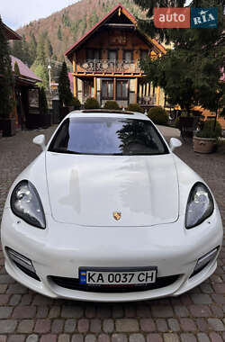 Фастбэк Porsche Panamera 2011 в Киеве