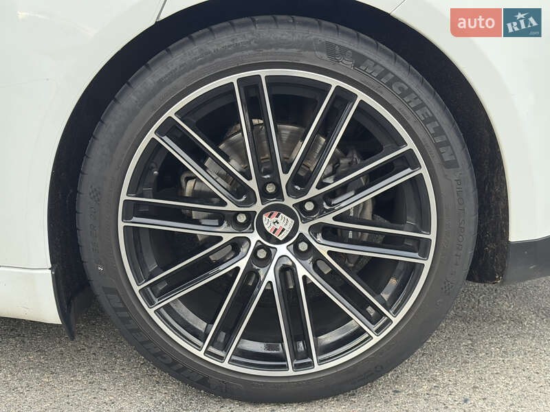 Фастбэк Porsche Panamera 2013 в Киеве