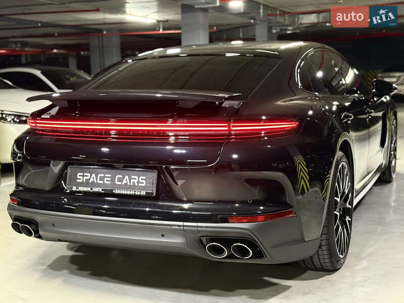Фастбэк Porsche Panamera 2024 в Киеве