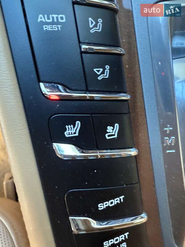 Фастбэк Porsche Panamera 2013 в Киеве