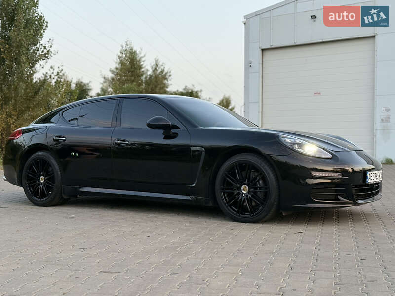Фастбэк Porsche Panamera 2014 в Киеве
