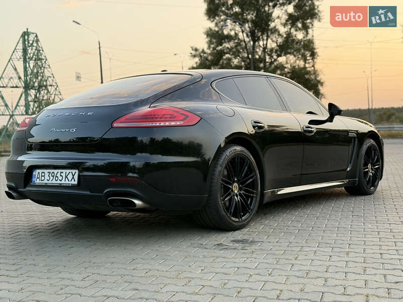 Фастбэк Porsche Panamera 2014 в Киеве