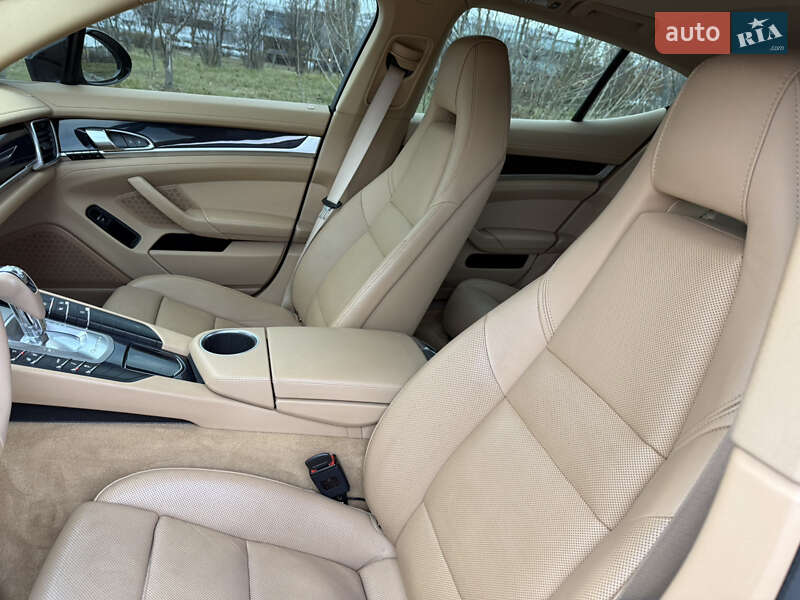Фастбэк Porsche Panamera 2014 в Киеве