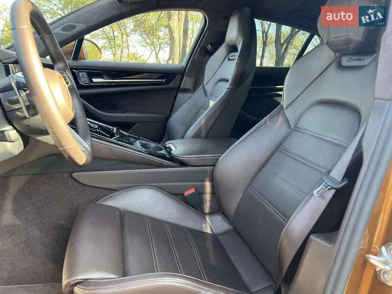 Фастбек Porsche Panamera 2024 в Києві