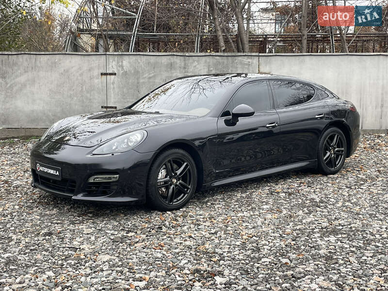 Фастбэк Porsche Panamera 2012 в Киеве
