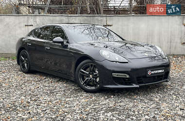 Фастбек Porsche Panamera 2012 в Києві