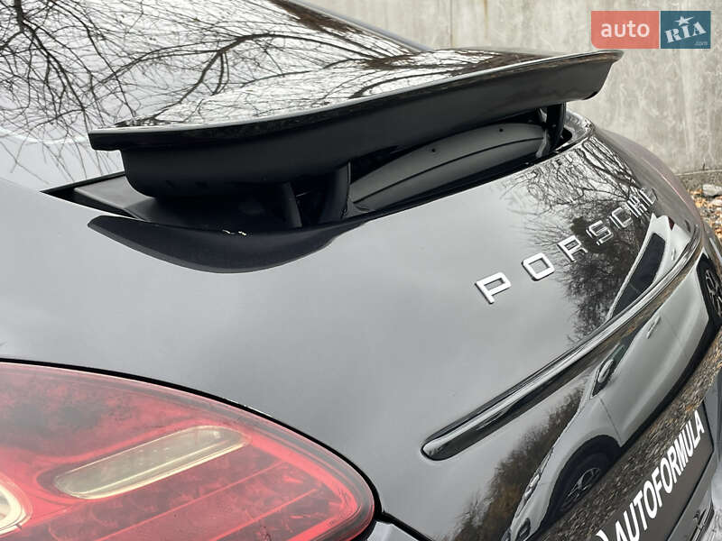 Фастбэк Porsche Panamera 2012 в Киеве