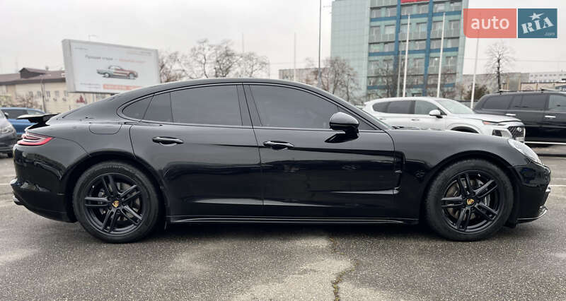 Фастбэк Porsche Panamera 2019 в Киеве фото 10 Фастбэк Porsche Panamera 2019 в Киеве