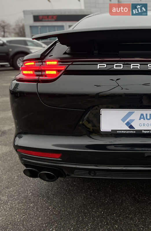 Фастбэк Porsche Panamera 2019 в Киеве фото 19 Фастбэк Porsche Panamera 2019 в Киеве