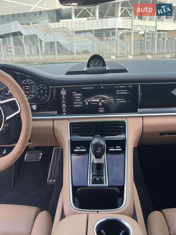 Фастбек Porsche Panamera 2017 в Львові