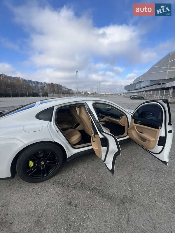 Фастбек Porsche Panamera 2017 в Львові