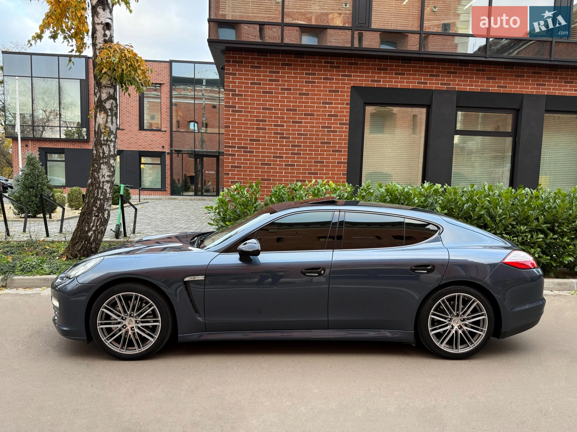 2010 Porsche Panamera - мініатюра 2