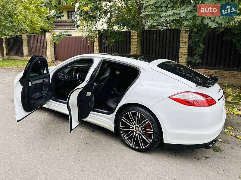 Фастбек Porsche Panamera 2012 в Києві фото 21 Фастбек Porsche Panamera 2012 в Києві