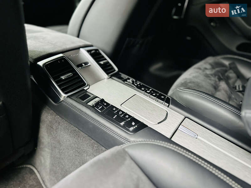 Фастбек Porsche Panamera 2012 в Києві фото 33 Фастбек Porsche Panamera 2012 в Києві