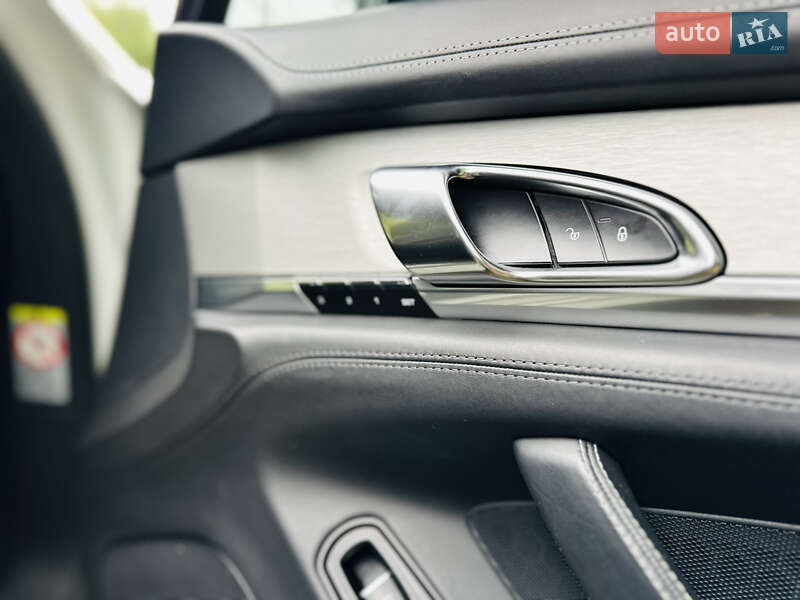 Фастбек Porsche Panamera 2012 в Києві фото 41 Фастбек Porsche Panamera 2012 в Києві