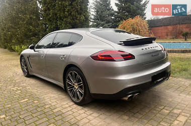 Фастбэк Porsche Panamera 2015 в Черкассах