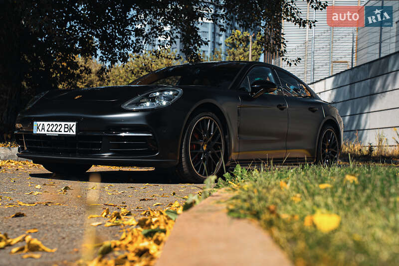 Фастбэк Porsche Panamera 2020 в Киеве
