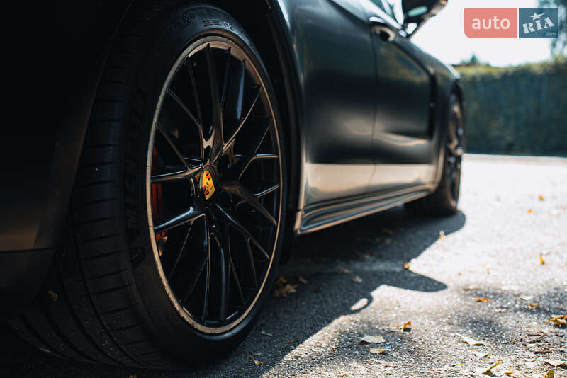 Фастбэк Porsche Panamera 2020 в Киеве
