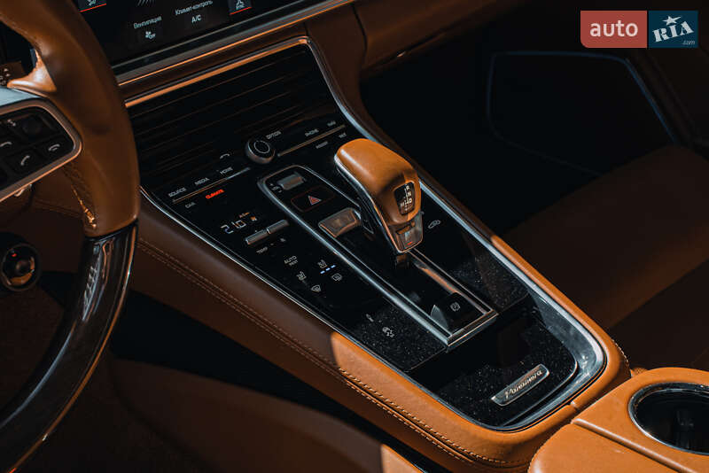 Фастбэк Porsche Panamera 2020 в Киеве